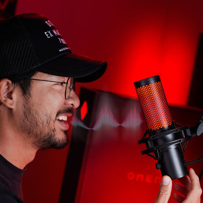 HyperX Bundle - Cloud Flight 2 Wireless Headset, QuadCast 2 Microphone